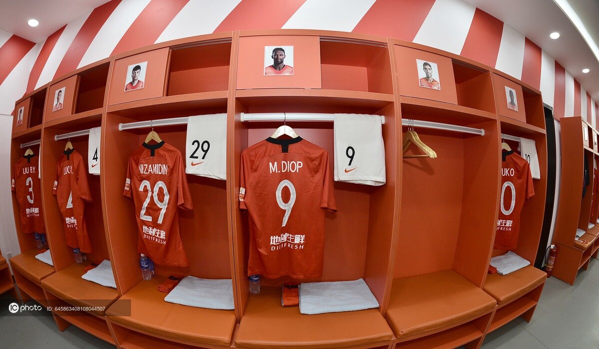 关于转折点浙江队更衣室发声;中超冲刺阶段攻防权衡;赛场秩序良好;更衣室氛围转暖的信息 关于转折点浙江队更衣室发声;中超冲刺阶段攻防权衡;赛场秩序良好;更衣室氛围转暖的信息