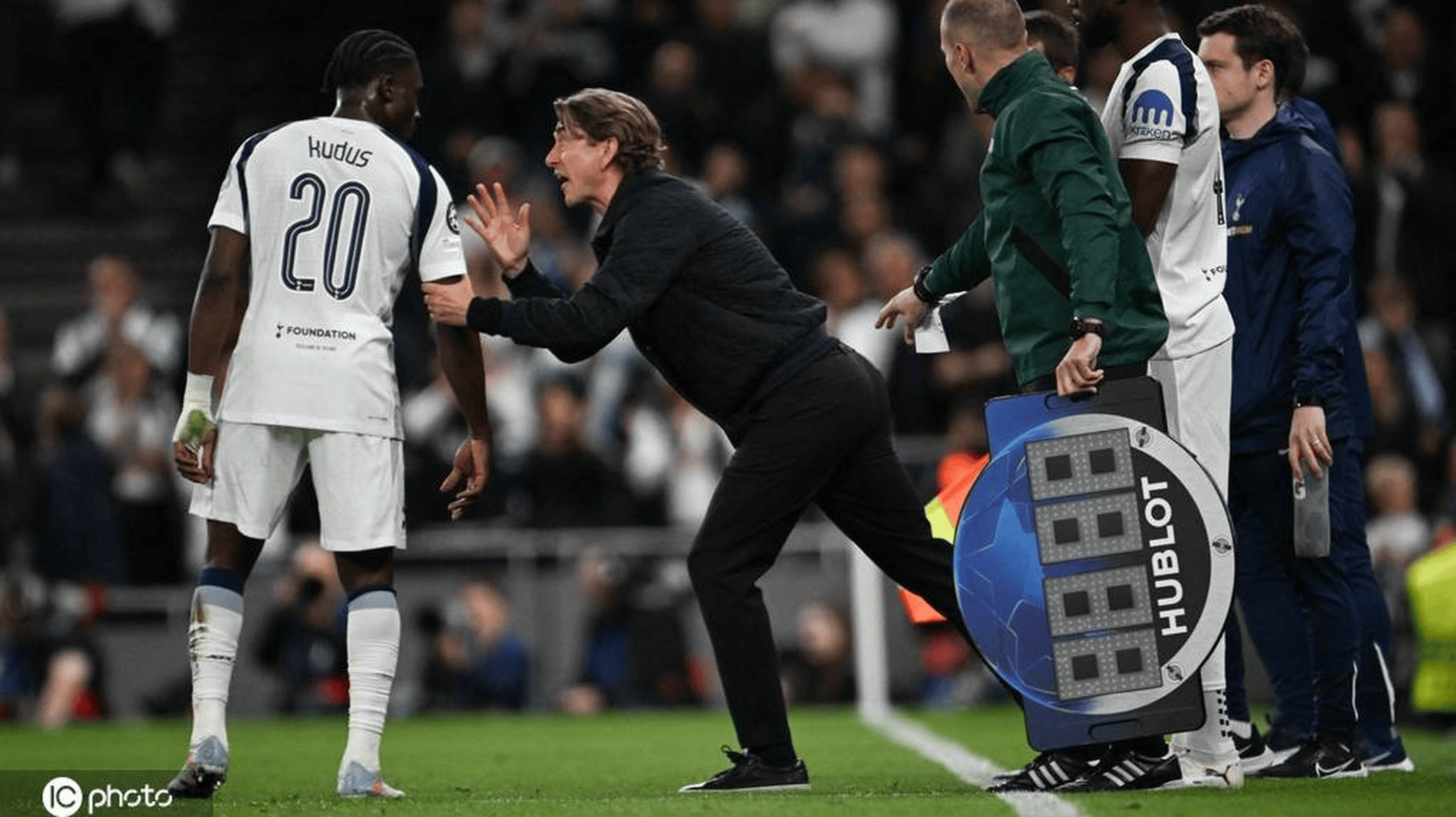 亚伦布什内尔站40秒