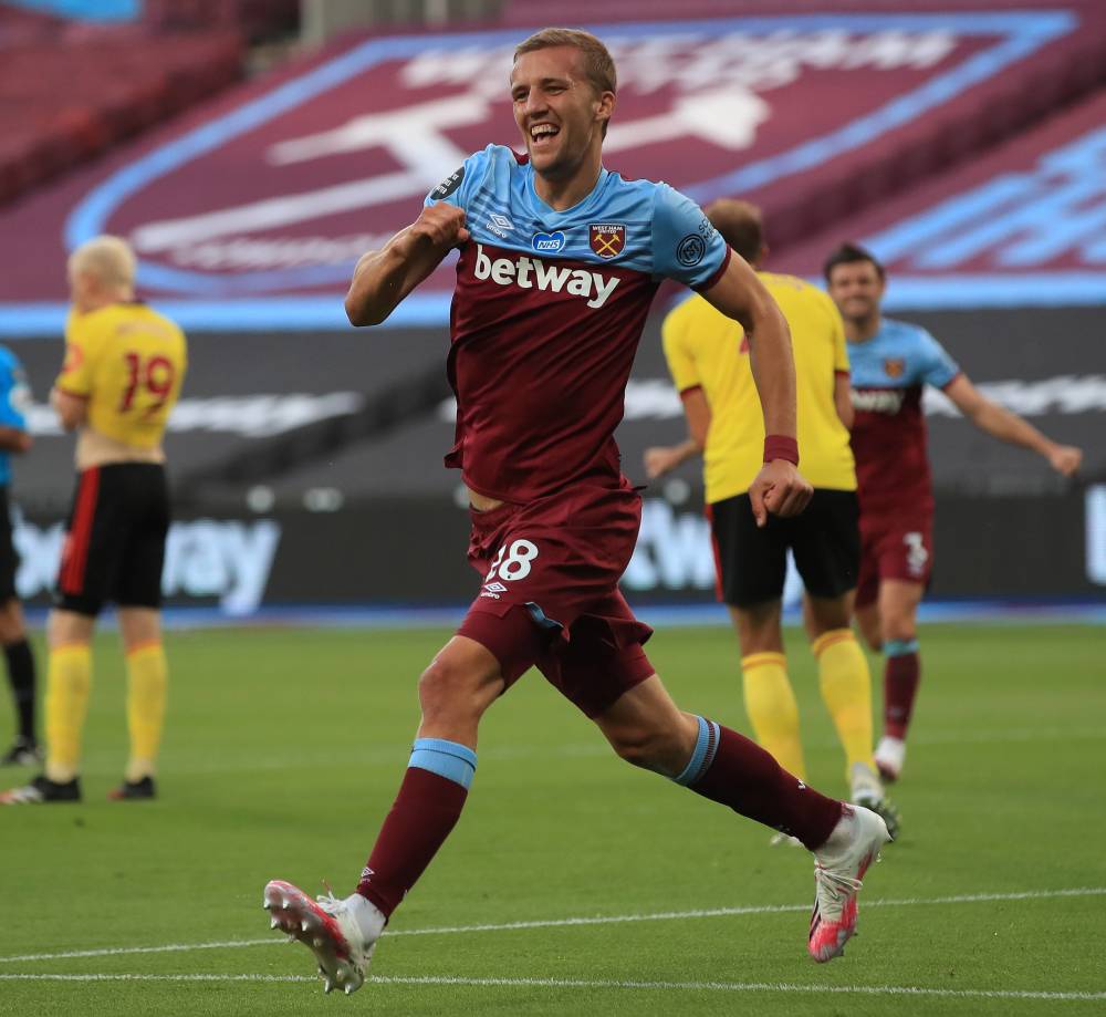 包含赛后浙江队调整名单以备英超，调整名单环节打磨，质疑声仍在，临场指挥获称赞的词条