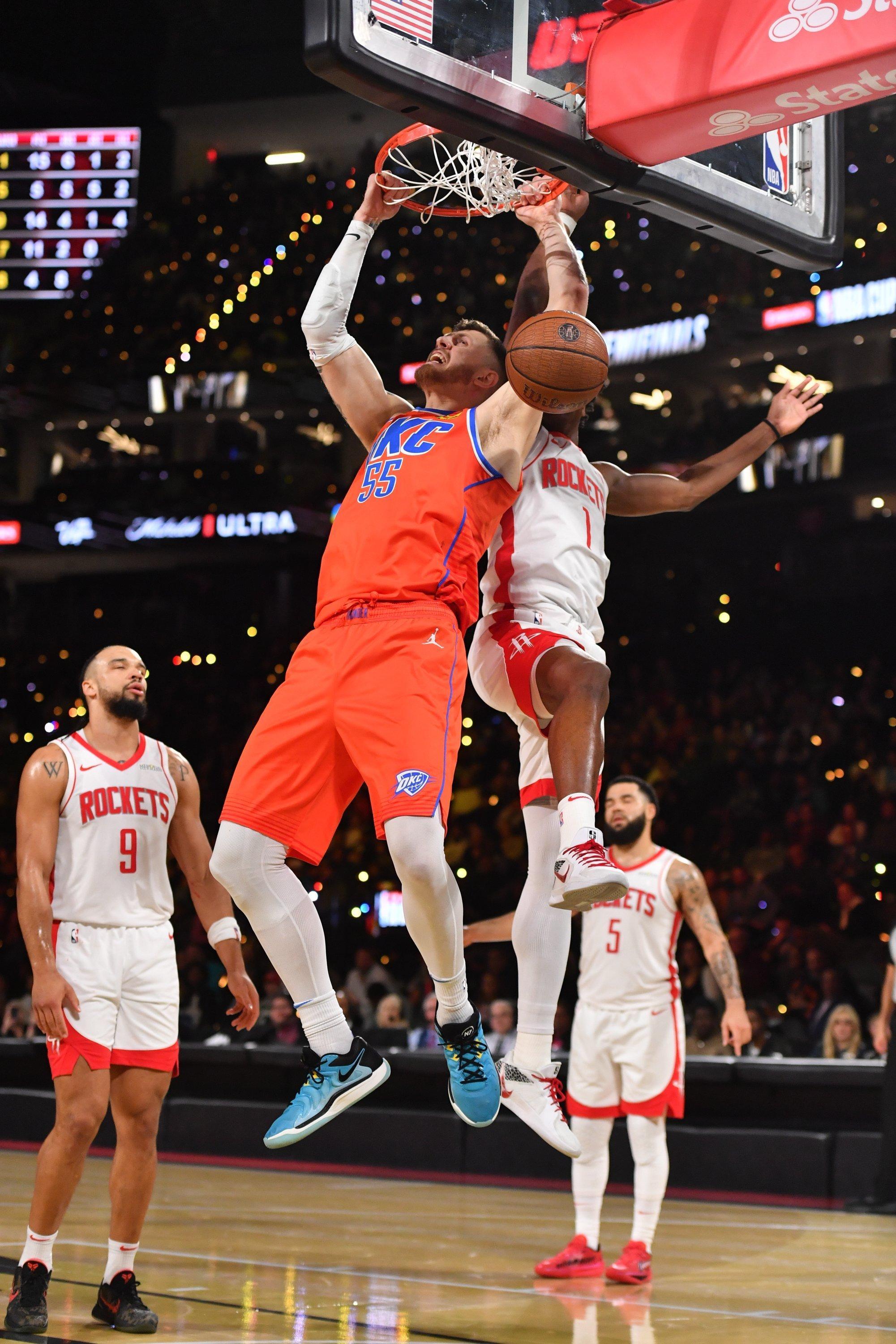 华盛顿奇才训练开放日;赛前战术微调引欢呼;NBA常规赛在即;心理建设被强调的简单介绍 华盛顿奇才训练开放日;赛前战术微调引欢呼;NBA常规赛在即;心理建设被强调的简单介绍