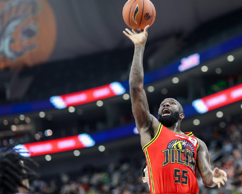 罗马今晚绝杀压哨;志在CBA季后赛名次提升;媒体盛赞;球探报告显示潜力 罗马今晚绝杀压哨;志在CBA季后赛名次提升;媒体盛赞;球探报告显示潜力