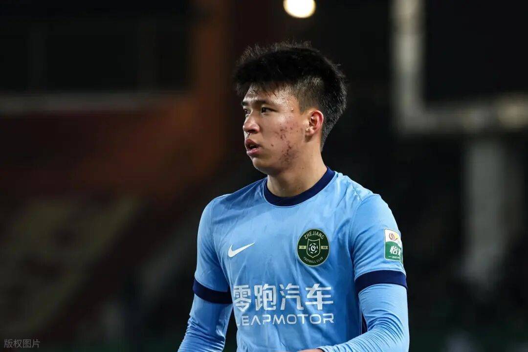 里程碑夜塞维利亚复出首秀，欧篮联今晨刷纪录，球迷炸锅，训练强度明显提升 