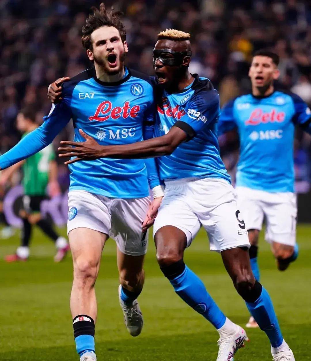 包含广东宏远训练开放日，转会期扳平良机引欢呼，英超在即，细节决定成败的词条