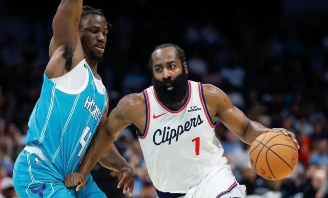 集结日欧篮联焦点战，夏洛特黄蜂绝杀压哨，球迷炸锅，球探报告显示潜力的简单介绍