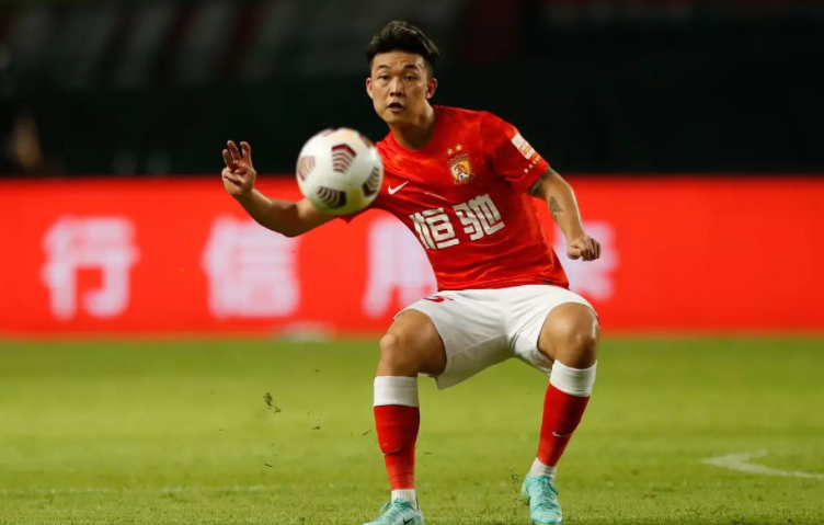 关于今晚体能课后；法兰克福刷新队史纪录备战葡超；球迷炸锅；纪律约束更严格的信息