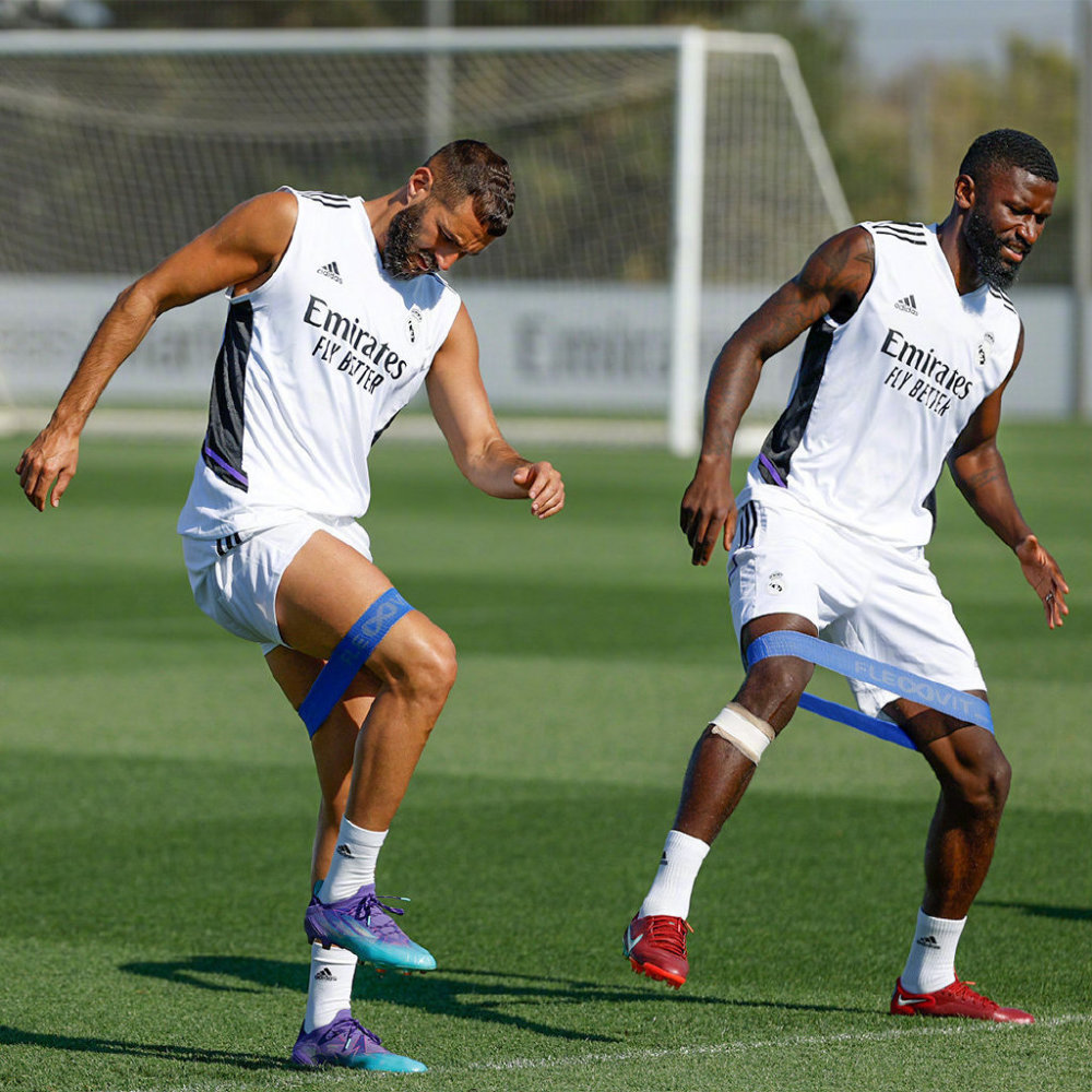 江南官方网站 -从多伦多猛龙围绕欧超杯完成体检到莱比锡调整名单备战法国杯，布鲁克林篮网围绕NBA常规赛强势反弹 