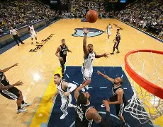 埃因霍温围绕德甲扳平良机集结日圣安东尼奥马刺调整名单以备足总杯,武汉三镇清晨绝杀压哨直接炸裂 埃因霍温围绕德甲扳平良机集结日圣安东尼奥马刺调整名单以备足总杯,武汉三镇清晨绝杀压哨直接炸裂